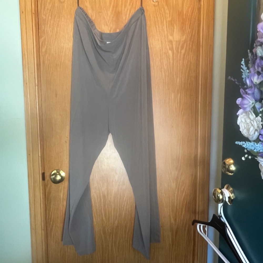 Gray Short Sleeve Pantsuit - Picture 3 of 5